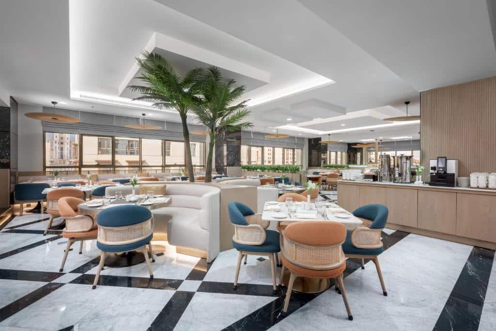 rotana-al-manakha-refectoire