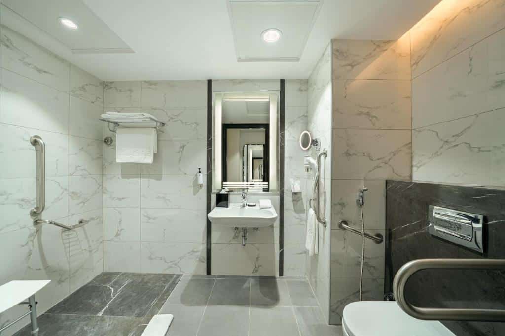 rotana-al-manakha-salle-de-bain